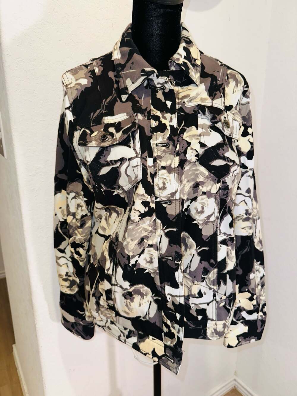Isaac Mizrahi Live! Floral Print Knit Denim Jacket, Size M